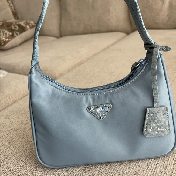 Authentic Prada Re-edition 2000 blue nylon mini bag - Picture 6 of 7